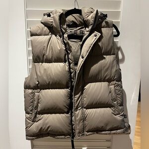 Aritzia SuperPuff CliMATTE Vest - Modern Taupe